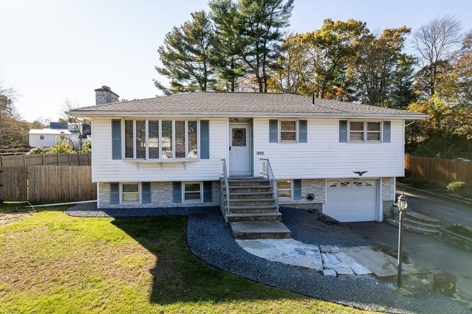 255 Williams St, Taunton, MA 02780 36 Photos MLS 72919184 Movoto