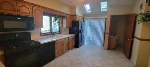 23 Swan St, Everett, MA 02149 photo 4