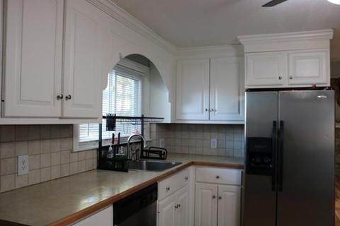 1189 Bradley Rd, Springfield, MA 01118 photo 4