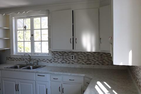 426 Sumner Ave, Springfield, MA 01104 photo 4