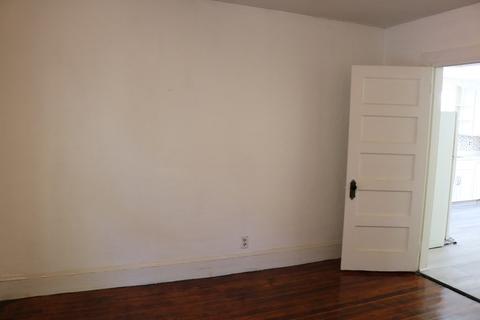 426 Sumner Ave, Springfield, MA 01104 photo 5