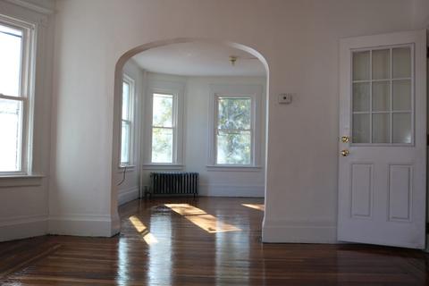 426 Sumner Ave, Springfield, MA 01104 photo 1