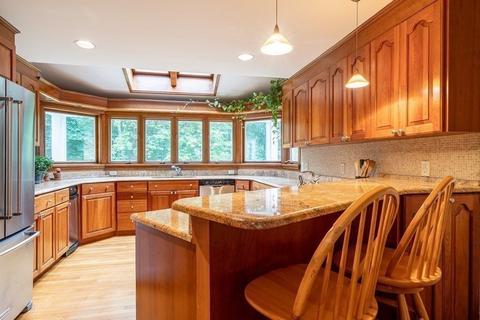 7 Crest Dr, Dover, MA 02030 photo 2