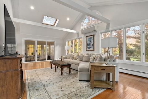 8 Fulling Mill Ln, Hingham, MA 02043 photo 4