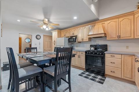 29 Henry St, Everett, MA 02149 photo 3