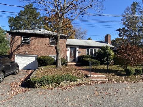 1 Lantern Ln, Dedham, MA 02026 photo 1