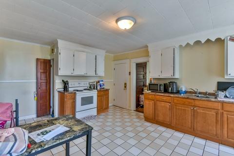 32 E Main St, Webster, MA 01570 photo 9