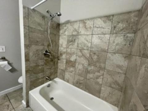 142 Windemere St, Springfield, MA 01104 photo 9
