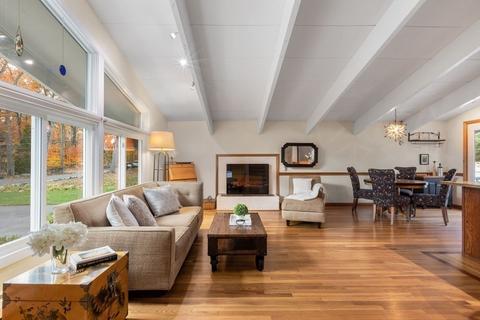 31 Walnut St, Millis, MA 02054 photo 5