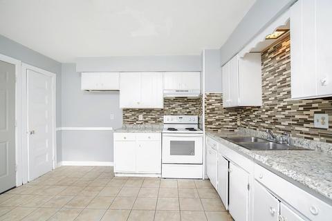192 Northampton Ave, Springfield, MA 01109 photo 3