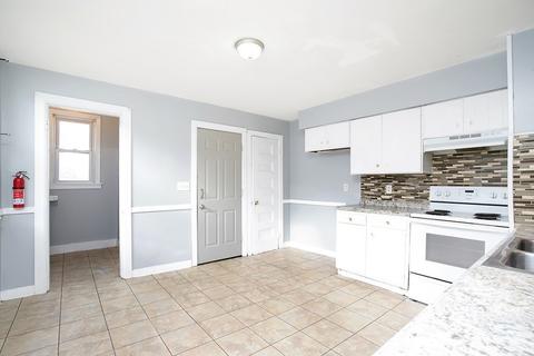 192 Northampton Ave, Springfield, MA 01109 photo 5