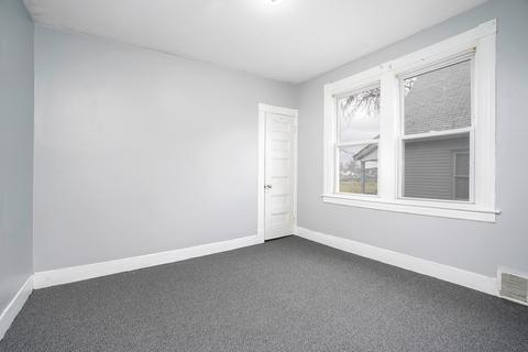 192 Northampton Ave, Springfield, MA 01109 photo 12