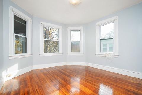192 Northampton Ave, Springfield, MA 01109 photo 9