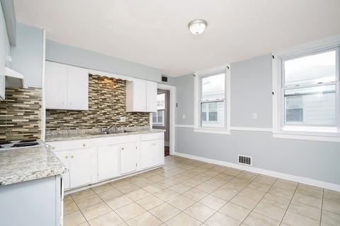 192 Northampton Ave, Springfield, MA 01109 photo 4