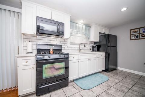 582 Nichols St, Fall River, MA 02720 photo 17