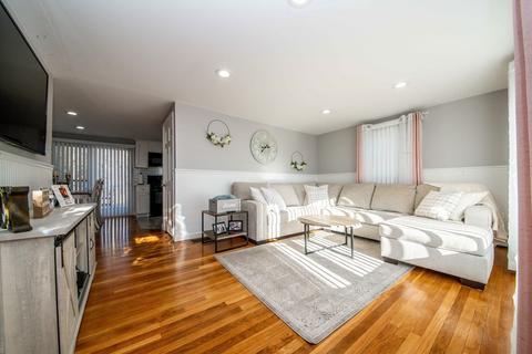 582 Nichols St, Fall River, MA 02720 photo 12