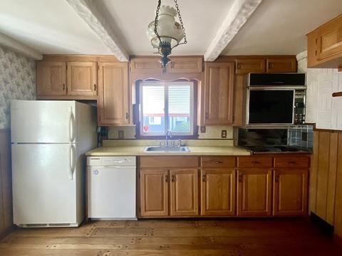 139 Pilgrim Rd, Springfield, MA 01118 photo 3