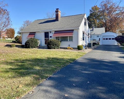 139 Pilgrim Rd, Springfield, MA 01118 photo 1