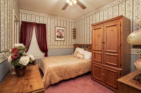 552 Palmer St, Fall River, MA 02721 photo 14
