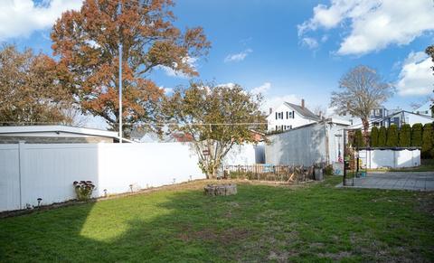 552 Palmer St, Fall River, MA 02721 photo 2