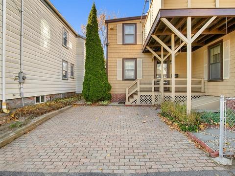 7 Stone St, Beverly, MA 01915 photo 4