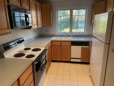 19 Hampton Ct, Mashpee, MA 02649 photo 2