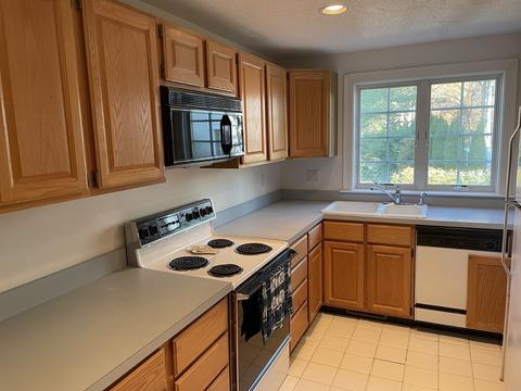 19 Hampton Ct, Mashpee, MA 02649 photo 3