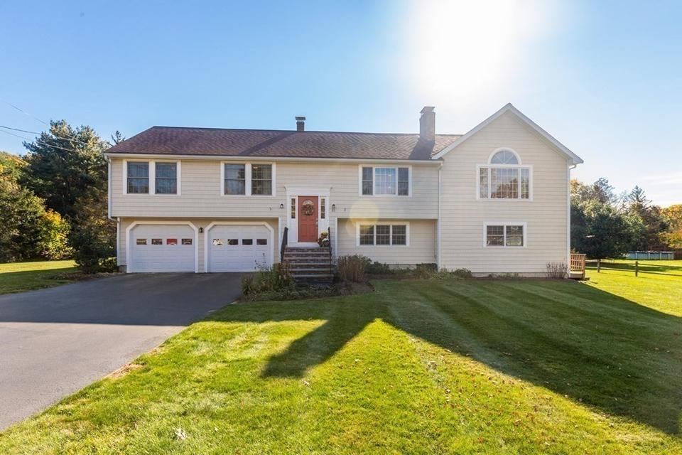 31 North St, Topsfield, MA 01983 40 Photos MLS 72920456 Movoto