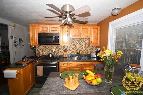 20 E Hill Rd, Springfield, MA 01109 photo 7