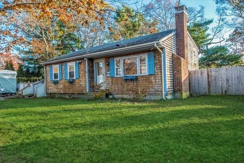 16 Spruce St, Wareham, MA 02571 photo 4