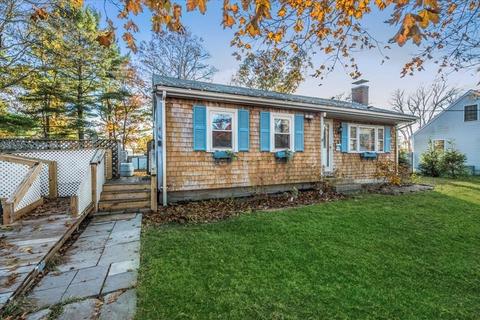 16 Spruce St, Wareham, MA 02571 photo 1