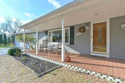 11 Oak St, West Brookfield, MA 01585 photo 6