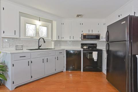11 Oak St, West Brookfield, MA 01585 photo 9