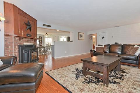 11 Oak St, West Brookfield, MA 01585 photo 14