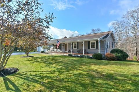 11 Oak St, West Brookfield, MA 01585 photo 4