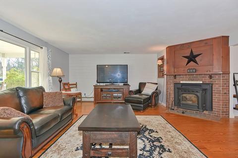 11 Oak St, West Brookfield, MA 01585 photo 17