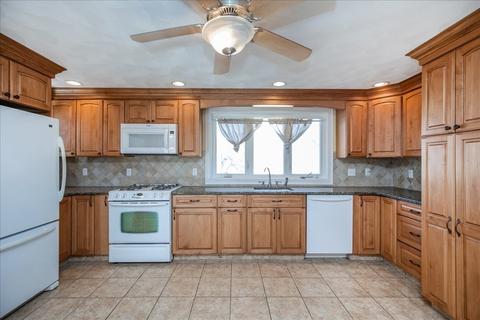 48 Greenhalge Ave, Everett, MA 02149 photo 2