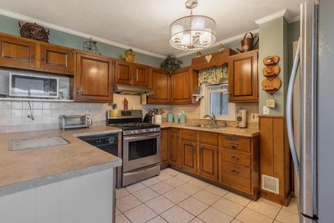 9 Rust St, Lynn, MA 01902 photo 6