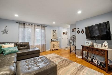 7 Puddingstone Ln, Mendon, MA 01756 photo 10