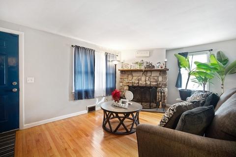 34 Lamont St, Springfield, MA 01119 photo 6