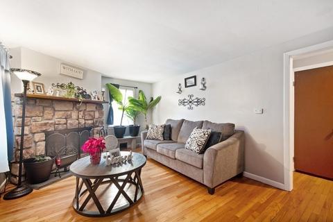 34 Lamont St, Springfield, MA 01119 photo 4