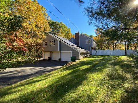 241 North St, Upton, MA 01568 photo 2