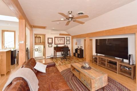 241 North St, Upton, MA 01568 photo 5