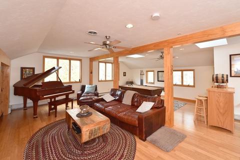 241 North St, Upton, MA 01568 photo 4