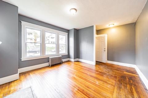 38 Longview St, Springfield, MA 01108 photo 8