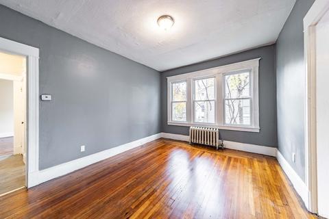 38 Longview St, Springfield, MA 01108 photo 9