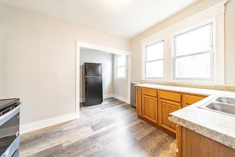 38 Longview St, Springfield, MA 01108 photo 5