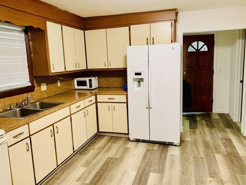 43 Montmorenci St, Springfield, MA 01107 photo 8