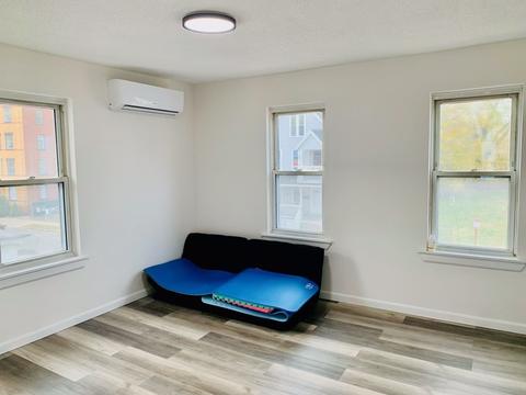 43 Montmorenci St, Springfield, MA 01107 photo 5