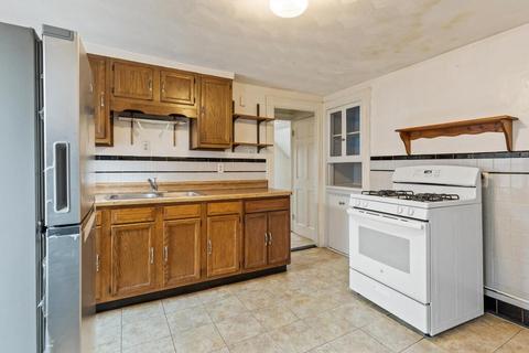 25 Peirce Ave, Everett, MA 02149 photo 18